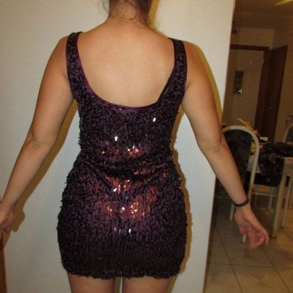 Beautiful Purple Sequin Dress, Size Large but Fit is Medium - Picture 4 of 4
